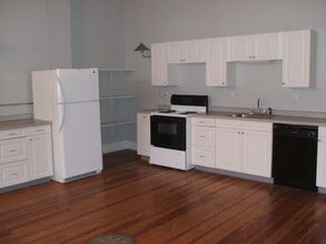 43 N 3rd St, Unit A in Newark, OH - Foto de edificio - Building Photo