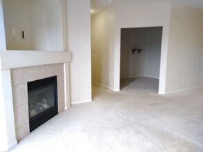 5255 Memphis St in Denver, CO - Foto de edificio - Building Photo