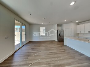 10537 Lagaspi Dr in Las Vegas, NV - Building Photo - Building Photo