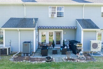 3 Evergreen Way in Pawling, NY - Building Photo - Building Photo