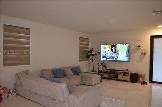 10419 NW 82nd St in Doral, FL - Building Photo - Building Photo