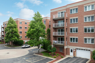 Trace Point Condos in Norridge, IL - Foto de edificio - Building Photo