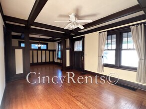 4221 28th St in Cincinnati, OH - Foto de edificio - Building Photo