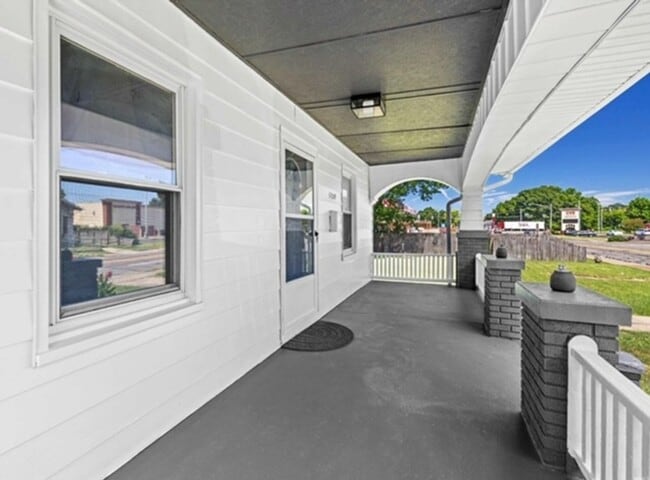 1124 Washington Ave in Evansville, IN - Foto de edificio - Building Photo