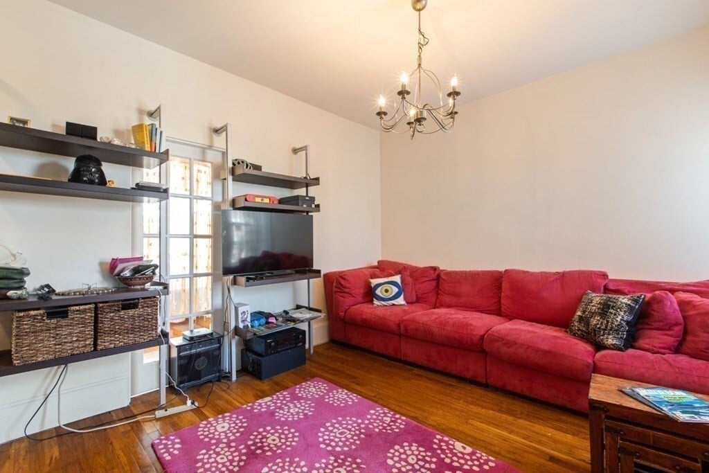 37 Revere St, Unit 7 in Boston, MA - Building Photo