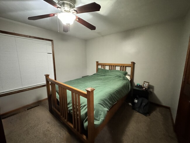 22174 Vine St in Oldenburg, IN - Foto de edificio - Building Photo