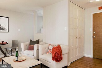 201 S 13th St in Philadelphia, PA - Building Photo - Building Photo