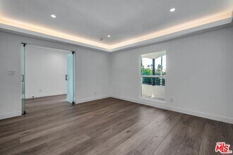 9345 W Olympic Blvd in Beverly Hills, CA - Building Photo - Building Photo