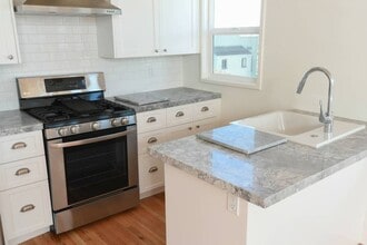 1932 1/2 Clinton St in Los Angeles, CA - Building Photo - Building Photo