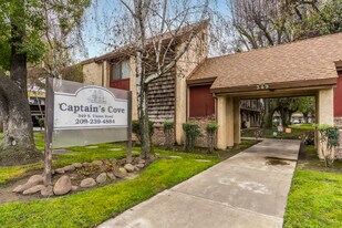 Captains Cove in Manteca, CA - Building Photo