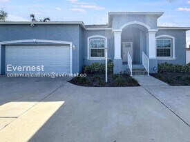 5575 113th St N in Seminole, FL - Building Photo