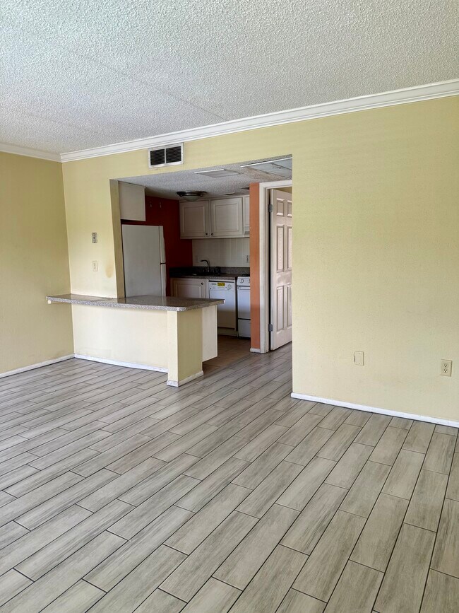 103 Oyster Bay Cir, Unit 210 in Altamonte Springs, FL - Building Photo - Building Photo