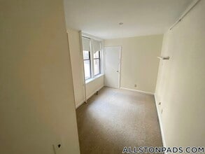1135 Commonwealth Ave, Unit 3 in Boston, MA - Building Photo - Building Photo