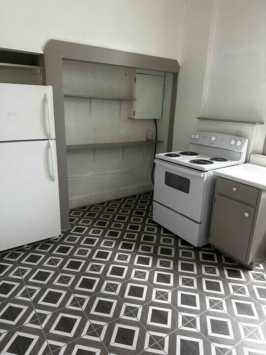 823 Main St-Unit -Apt 1 in Portage, PA - Building Photo