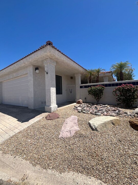 375 London Bridge Rd in Lake Havasu City, AZ - Building Photo