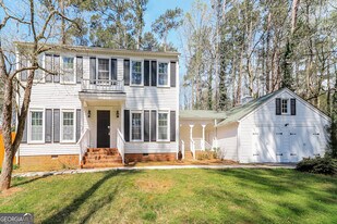 1666 Greenbrook Dr in Austell, GA - Building Photo