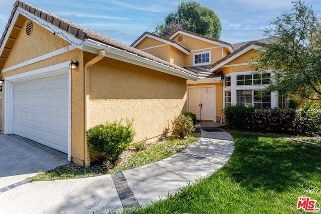 7306 Newcastle Ave in Los Angeles, CA - Building Photo - Building Photo