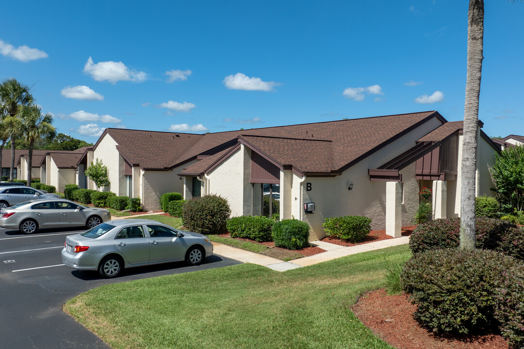 Breezewood Village in Orange City, FL - Building Photo