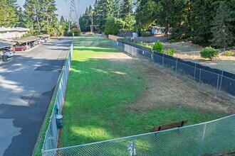 12200 SE 60Th ST in Bellevue, WA - Building Photo - Building Photo