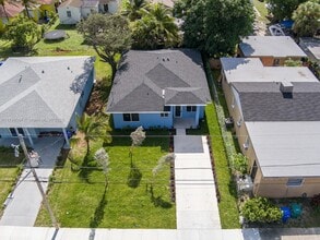 1468 NW 51st St in Miami, FL - Building Photo - Building Photo