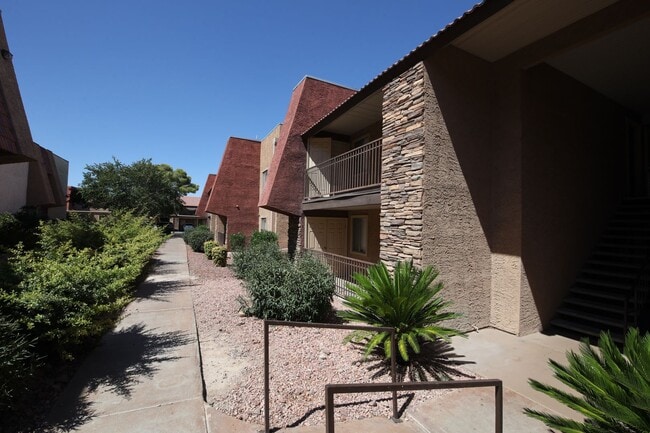 5405 Indian River Dr in Las Vegas, NV - Building Photo - Building Photo