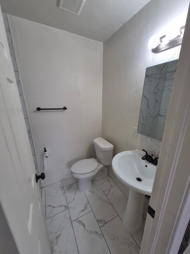 3304 SW 40th St in Oklahoma City, OK - Building Photo - Building Photo