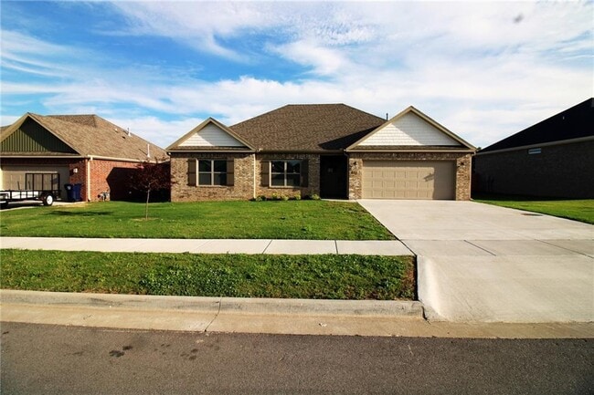 851 Petit Jean St in Prairie Grove, AR - Building Photo - Building Photo