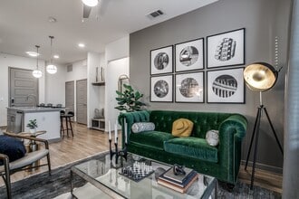 Innova in Dallas, TX - Foto de edificio - Building Photo