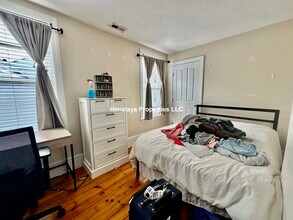 325 Dorchester St, Unit 2 in Boston, MA - Building Photo - Building Photo