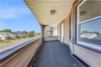 8341 Garfield Blvd in Garfield Heights, OH - Building Photo - Building Photo