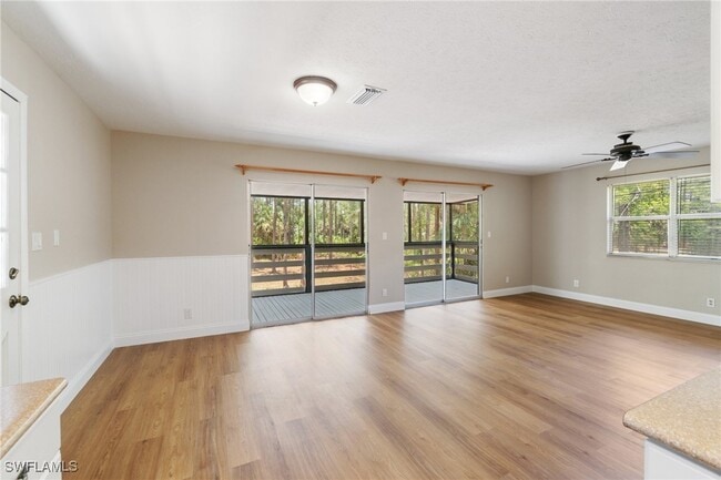 5020 Hickory Wood Dr in Naples, FL - Building Photo - Building Photo