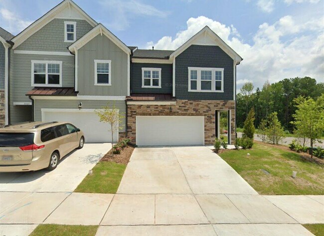 property at 2002 Chipley Dr