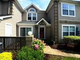 805 Queens Way in Williamsburg, VA - Building Photo