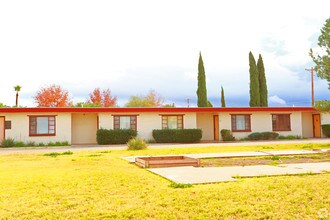 The Lariat in Tucson, AZ - Building Photo - Building Photo