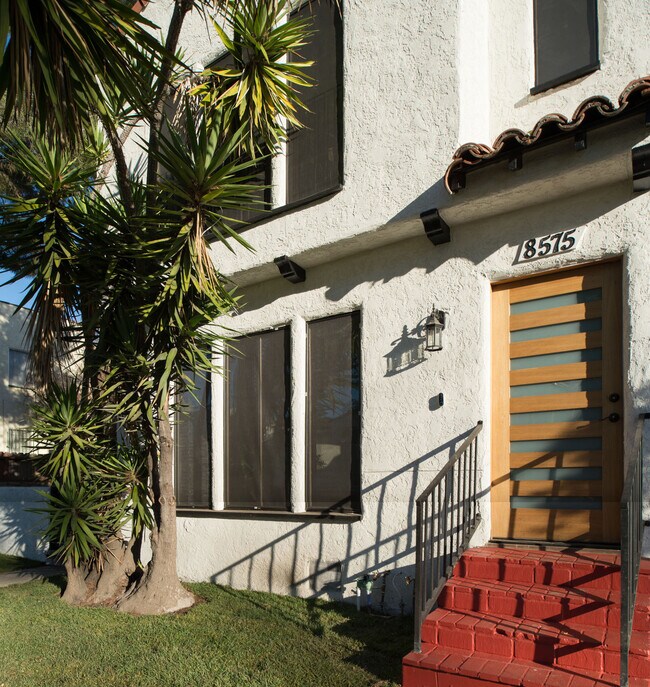 8575 Horner St in Los Angeles, CA - Building Photo - Building Photo