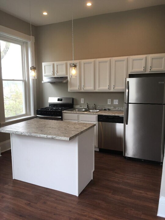 2341 W McMicken Ave in Cincinnati, OH - Building Photo