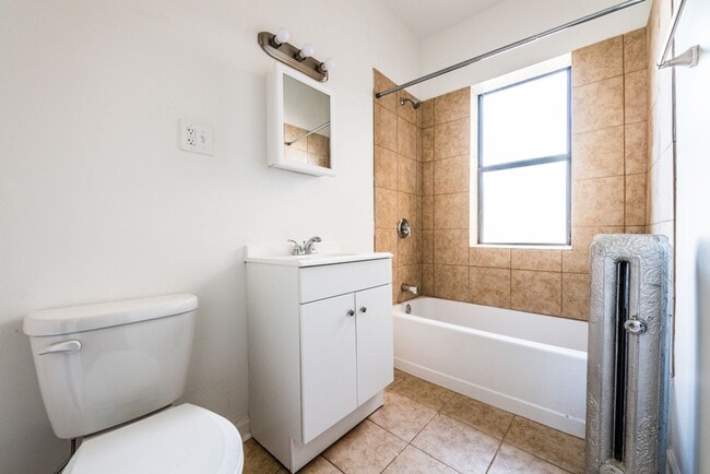 400-08 S Laramie Ave Chicago, IL 60644 in Chicago, IL - Foto de edificio - Building Photo