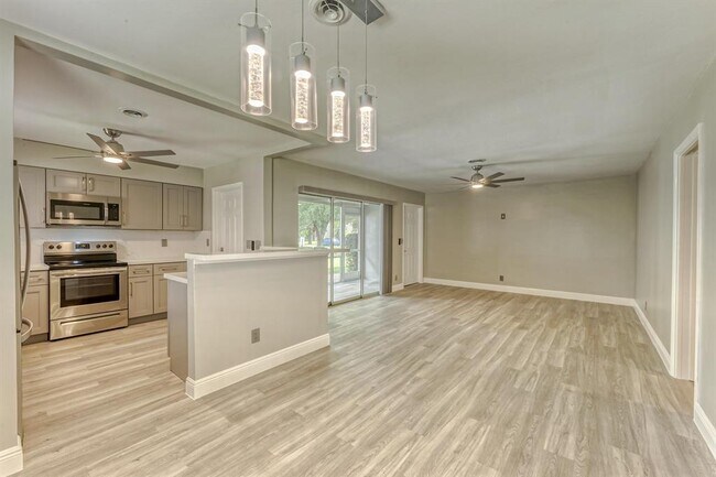 400 S Luna Ct, Unit 3 in Hollywood, FL - Building Photo - Building Photo