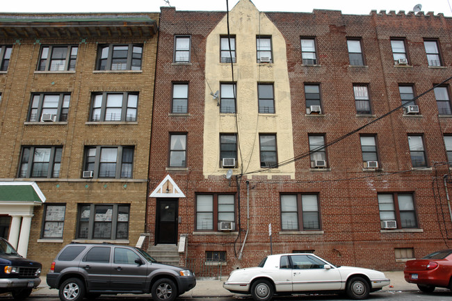 31 Pelton St in Yonkers, NY - Building Photo - Building Photo