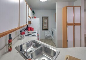 Featherstone Apartments at Kiln Creek in Newport News, VA - Building Photo