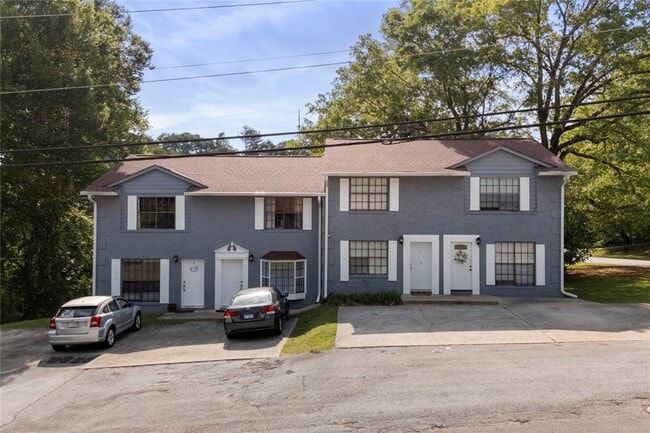 property at 515 N Walnut St
