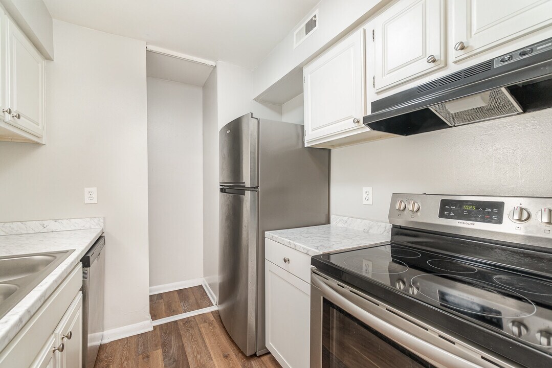 216 Orchard Trace Ln in Charlotte, NC - Building Photo