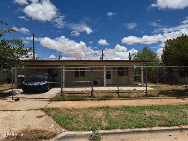 10120 Shenandoah St in El Paso, TX - Building Photo - Building Photo