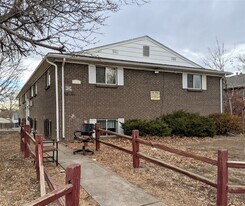 1941 Clinton St in Aurora, CO - Building Photo