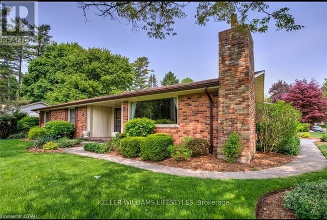 property at 1149 St Anthony Rd