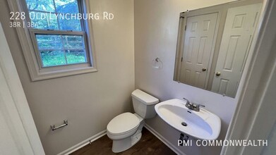 228 Old Lynchburg Rd in Charlottesville, VA - Building Photo - Building Photo