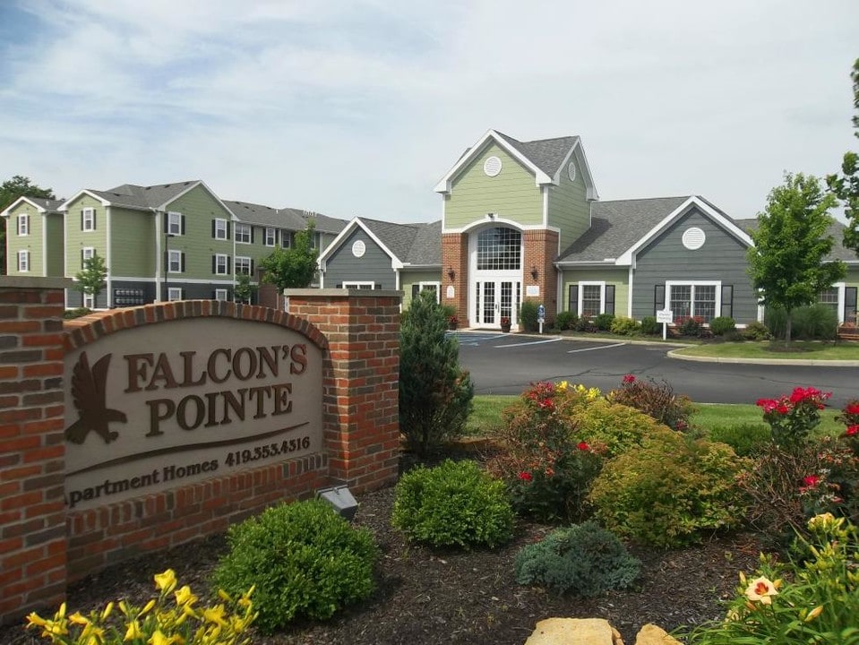 Falcon's Pointe in Bowling Green, OH - Foto de edificio