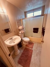 25925 Narbonne Ave in Lomita, CA - Foto de edificio - Building Photo