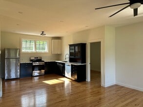 100 Stark Hwy S in Dunbarton, NH - Building Photo - Building Photo