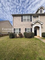 8637 Thomas Rd in Jonesboro, GA - Building Photo